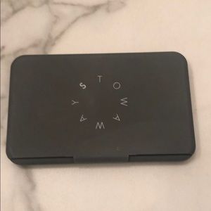 Stowaway eye shadow palette